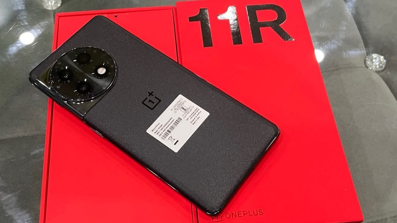 Amazon Great Republic Day Sale ends tomorrow_ Deals on premium smartphones you shouldn't miss  