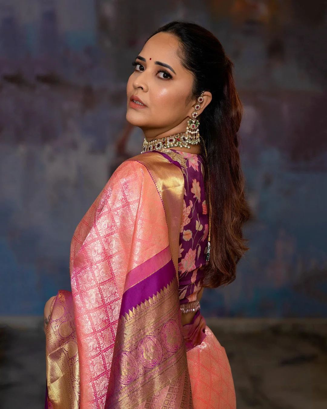 Anasuya Stunning Looks in Silk Saree