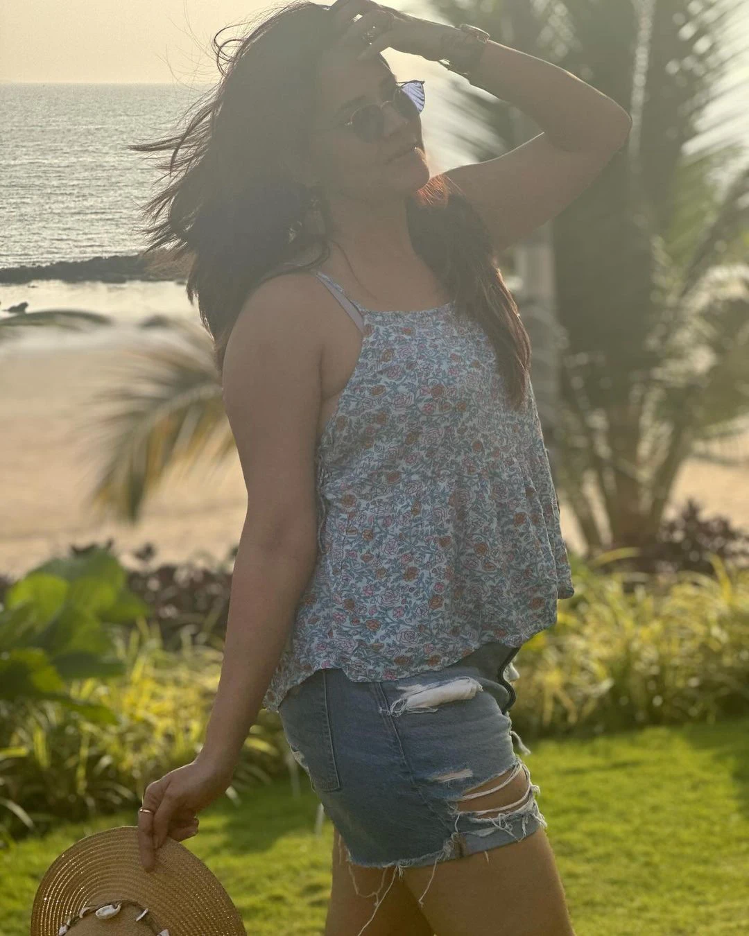 Anasuya Bharadwaj Enjoying Vacation at Beach