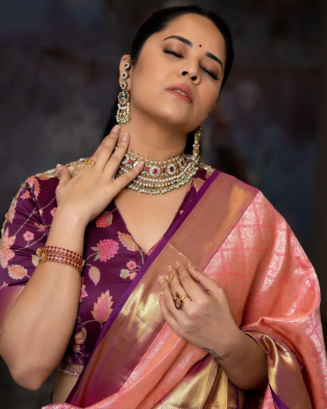 Anasuya Stunning Looks in Silk Saree