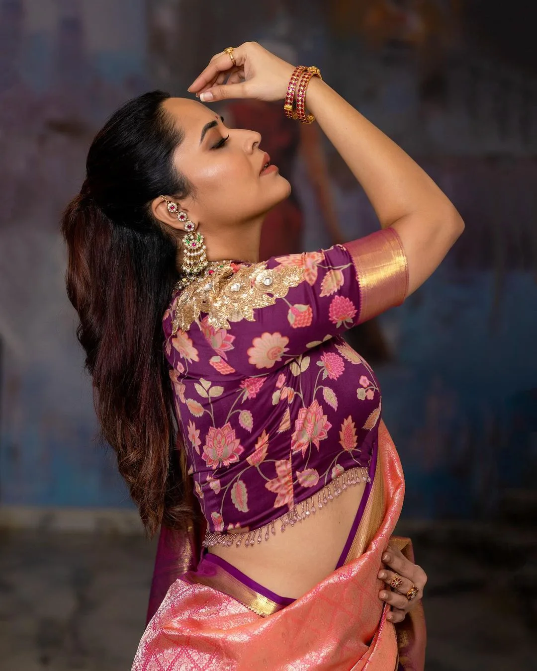 Anasuya Stunning Looks in Silk Saree