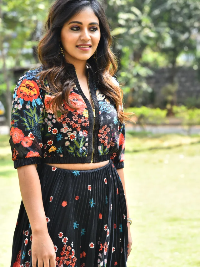 Actress Anjali Shines in Geethanjali Malli Vachhindi Movie First Look Launch Event