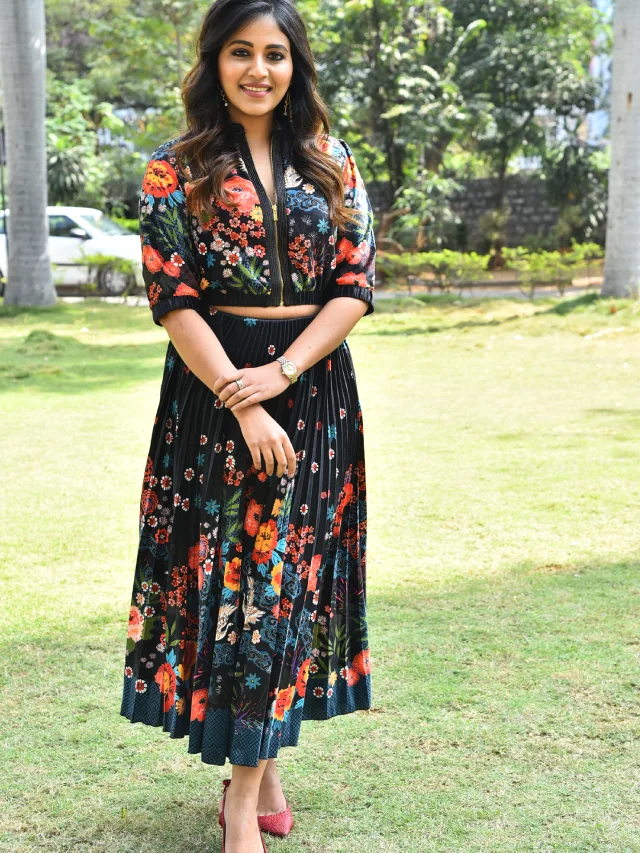 Actress Anjali Shines in Geethanjali Malli Vachhindi Movie First Look Launch Event