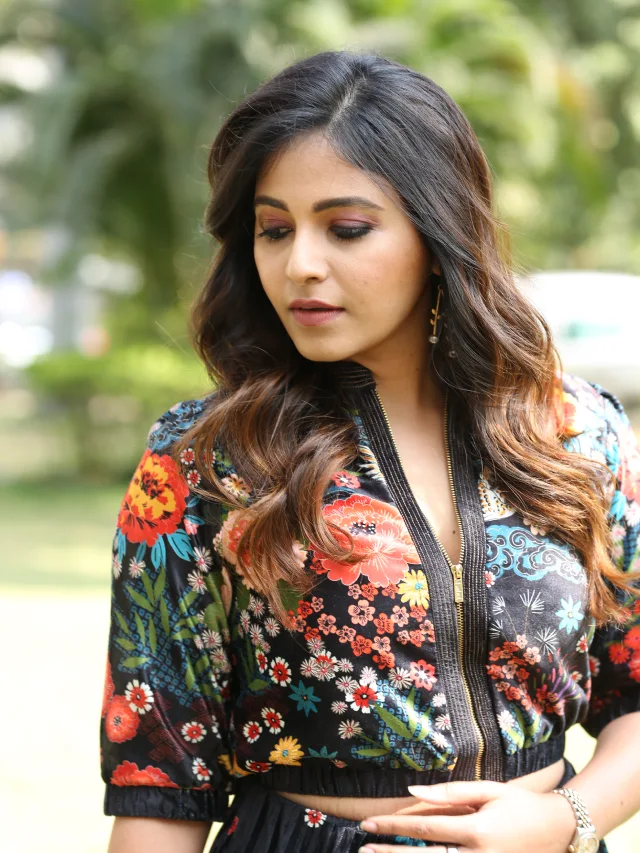 Actress Anjali Shines in Geethanjali Malli Vachhindi Movie First Look Launch Event