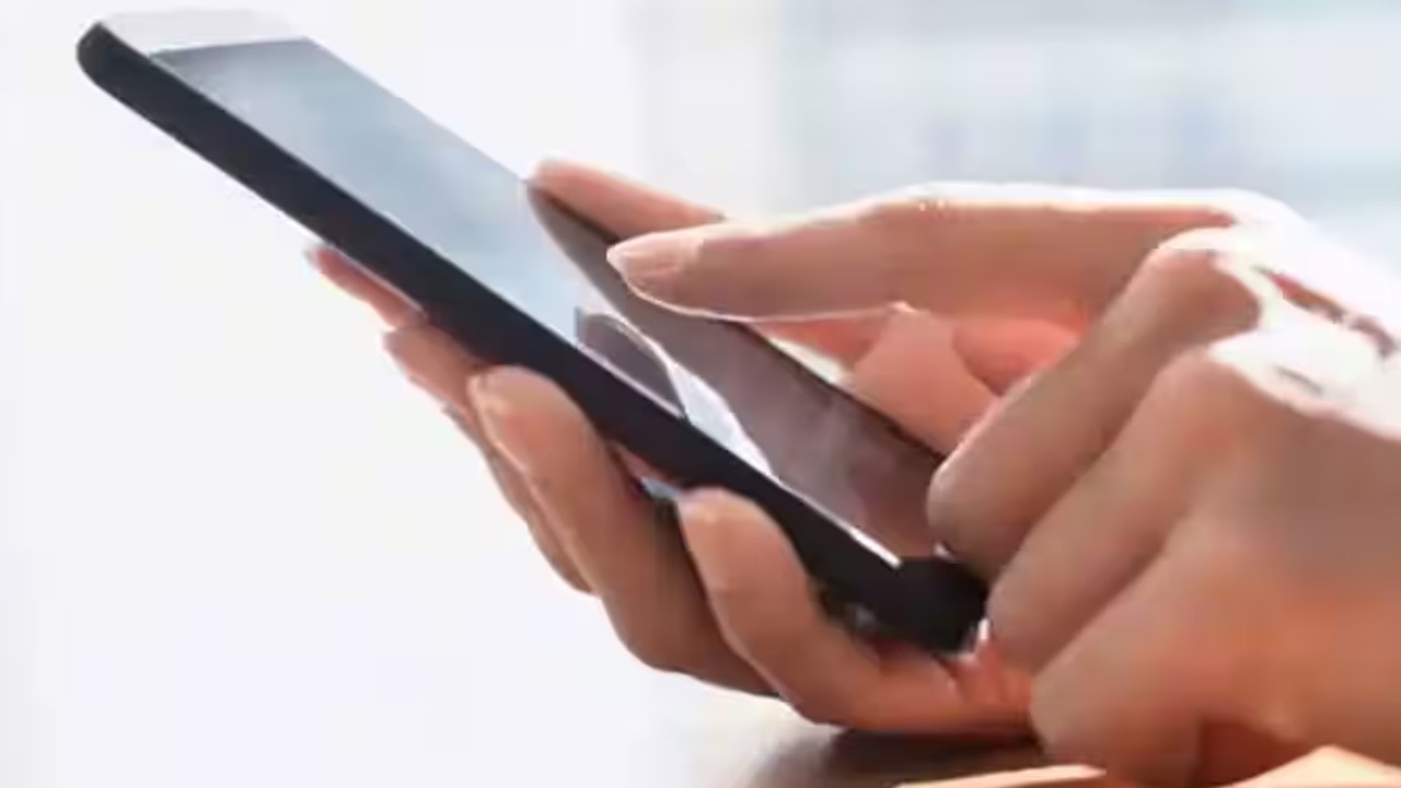 Apple, Google have removed these 2 e-SIM apps in India