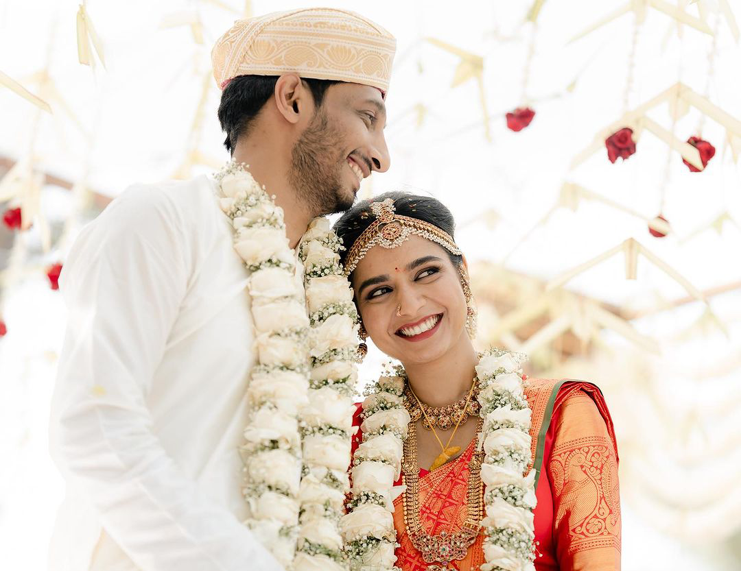 Ashika Ranganath Shares Her Sister anusha marriage Photos