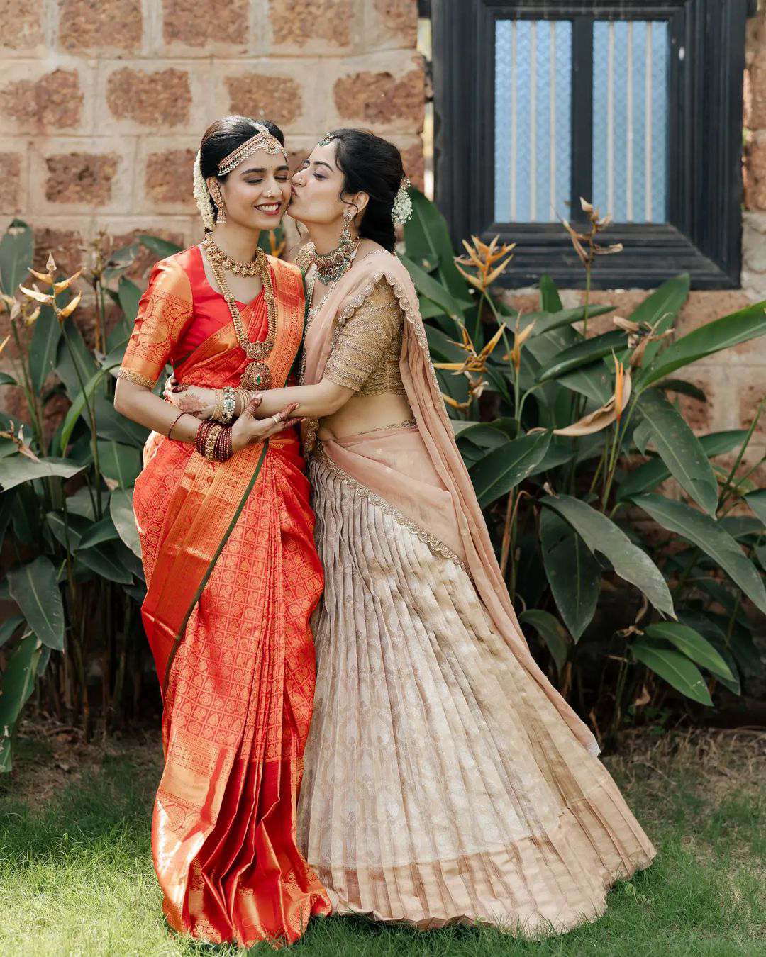 Ashika Ranganath Shares Her Sister anusha marriage Photos