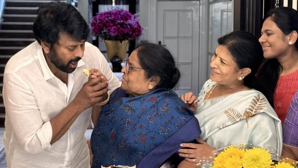 Chiranjeevi celebrates his mother Anjana Devi birthday photos gone viral