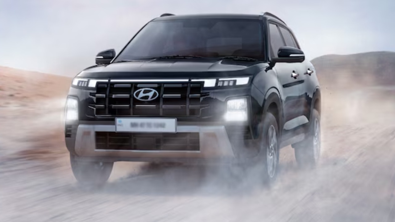 Hyundai Creta 2024 Facelift : కొత్త కారు కొంటున్నారా? హ్యుందాయ్ క్రెటా 2024 ఫేస్లిఫ్ట్ వచ్చేసింది.. ఫీచర్లు అదుర్స్.. ధర ఎంతంటే? Hyundai Creta 2024 facelift launched in India, price starts at Rs 10,99,900