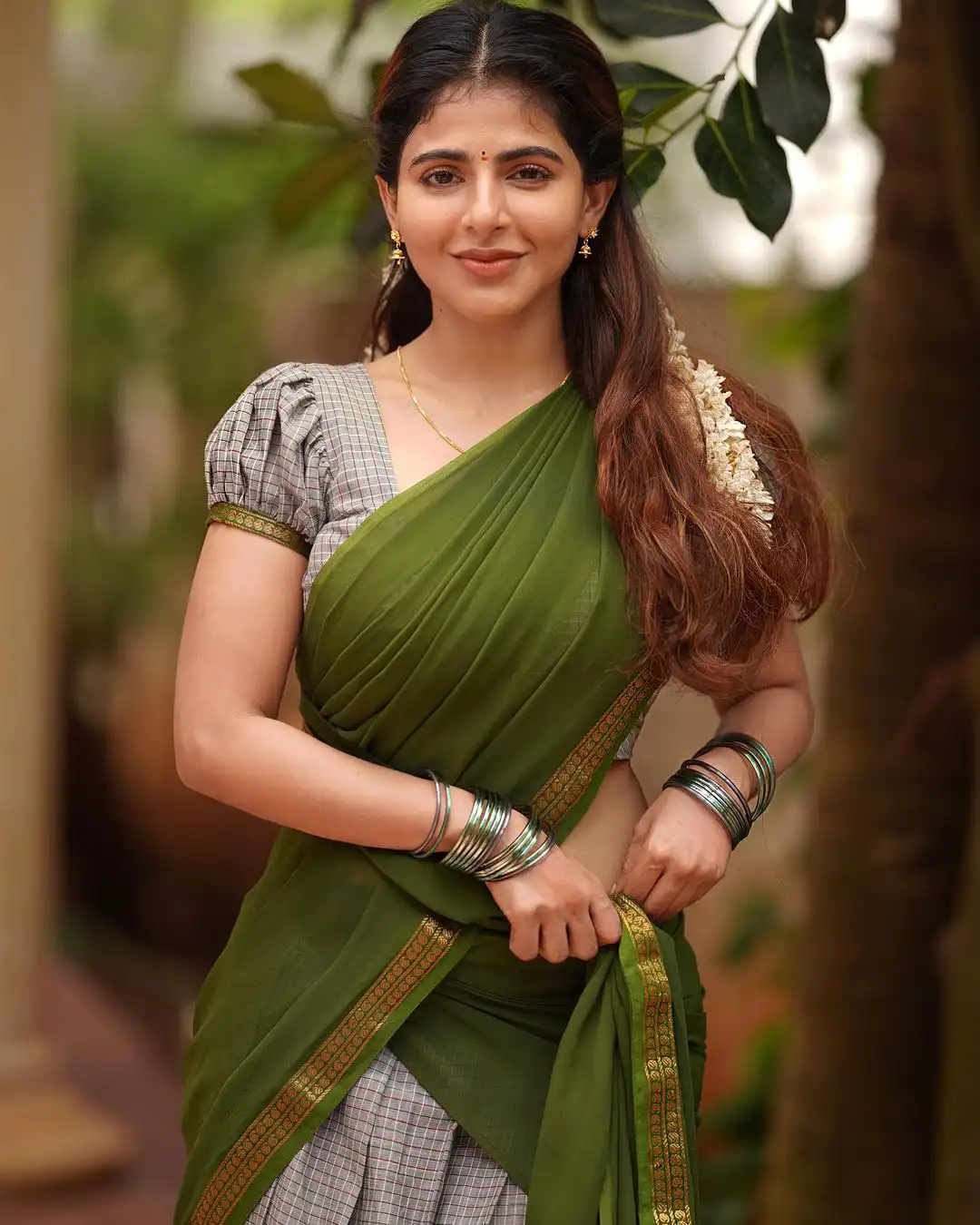Iswarya Menon Sankranthi Special Traditional Photos in Half Saree