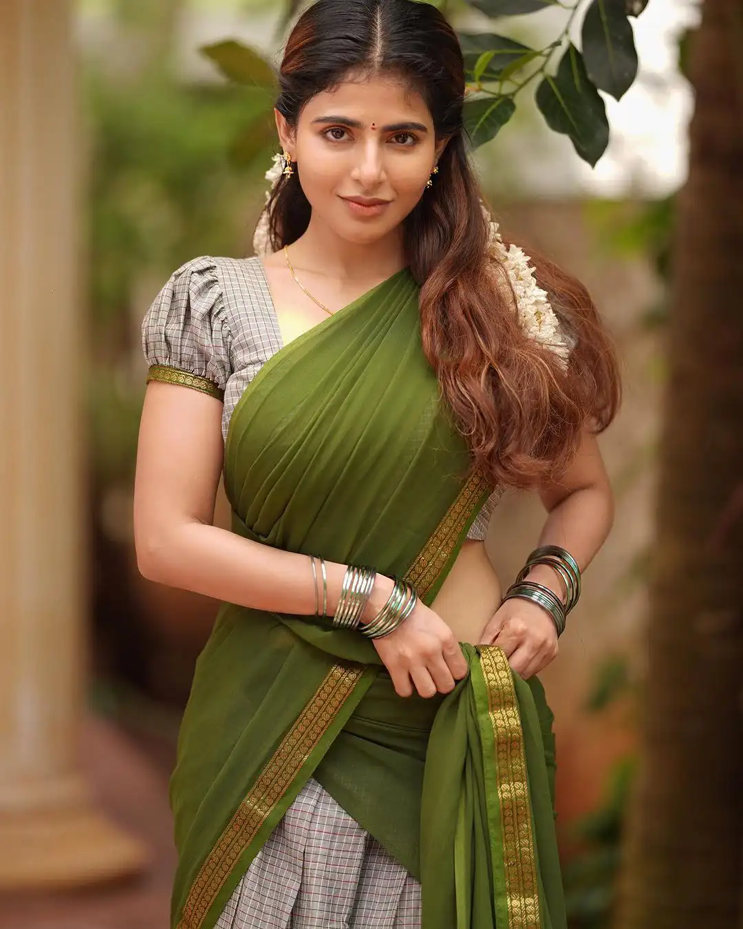 Iswarya Menon Sankranthi Special Traditional Photos in Half Saree
