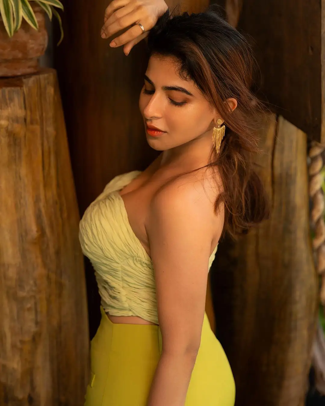 Iswarya Menon Sizzling Photo Shoot with New Model Dress