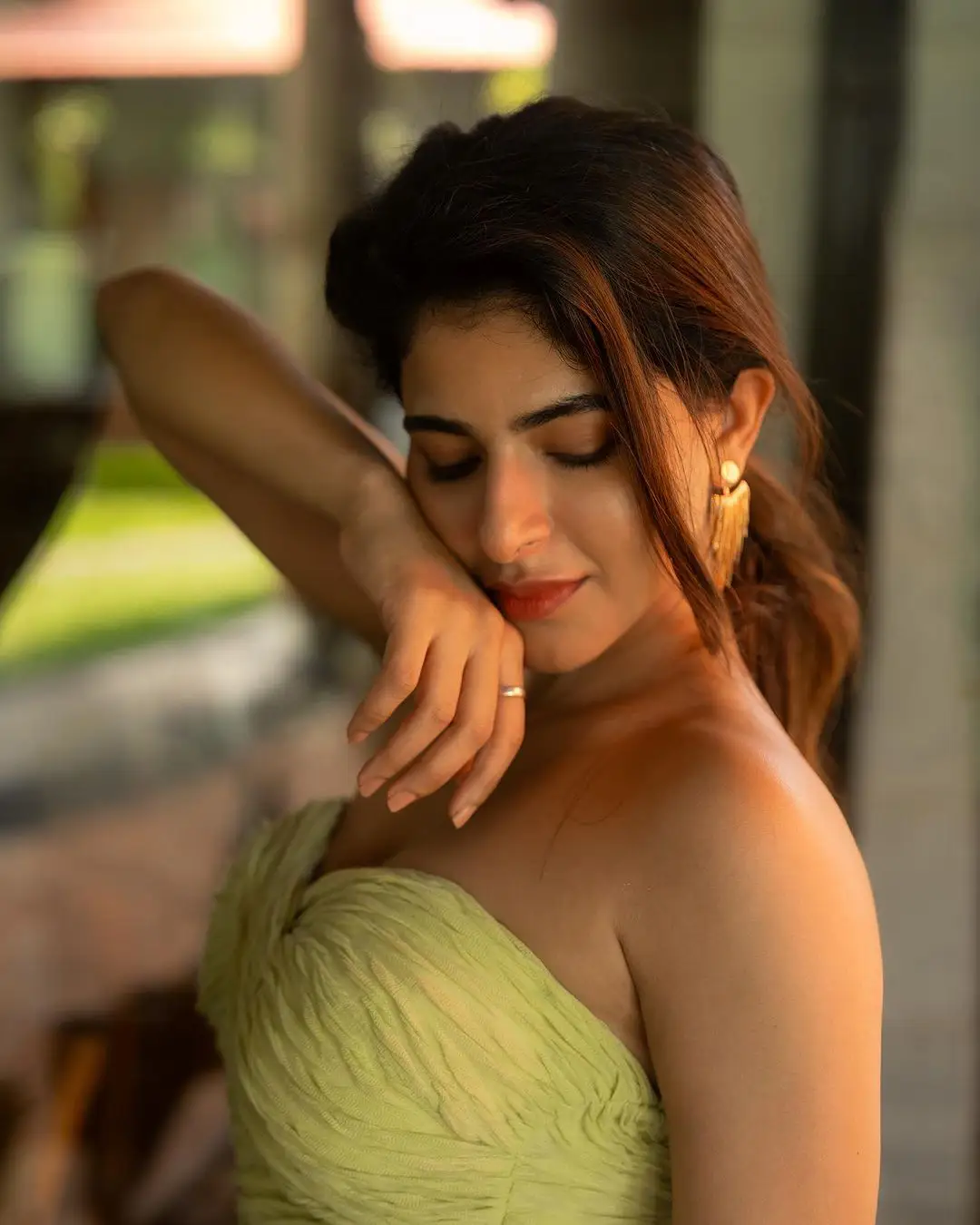 Iswarya Menon Sizzling Photo Shoot with New Model Dress