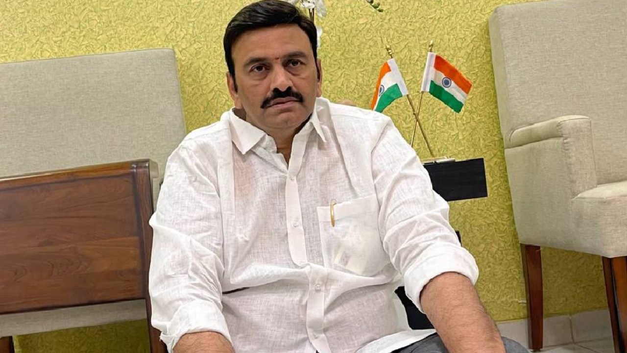 Raghu Rama Krishna Raju: పొత్తులో టీడీపీ-జనసేనతో పాటు బీజేపీ..: రఘురామకృష్ణరాజు Raghu Rama Krishna Raju: పొత్తులో టీడీపీ-జనసేనతో పాటు బీజేపీ..: రఘురామకృష్ణరాజు