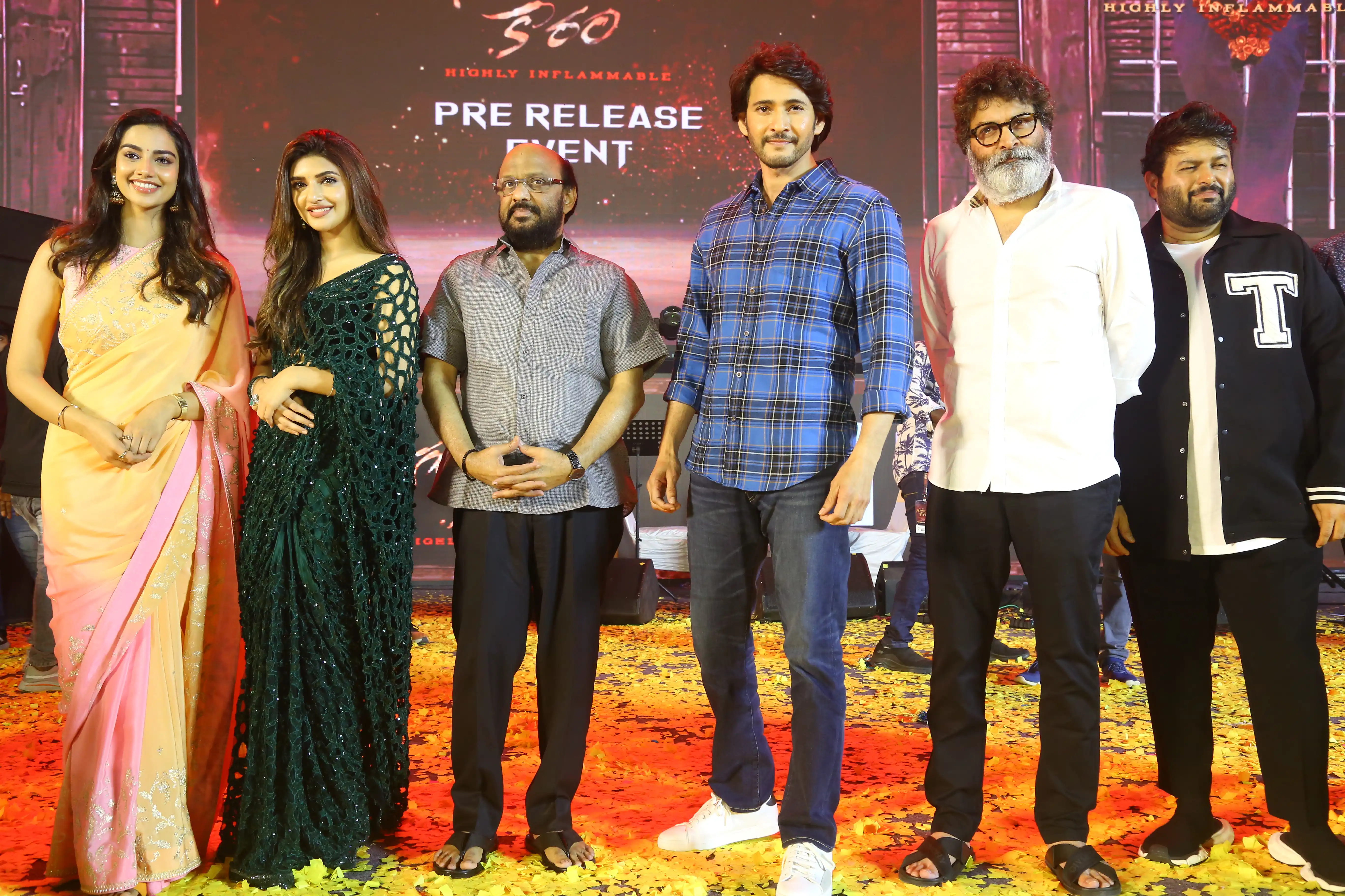 Mahesh Babu Sreeleela Meenakshi Chaudhary Photos at Guntur Kaaram pre release event