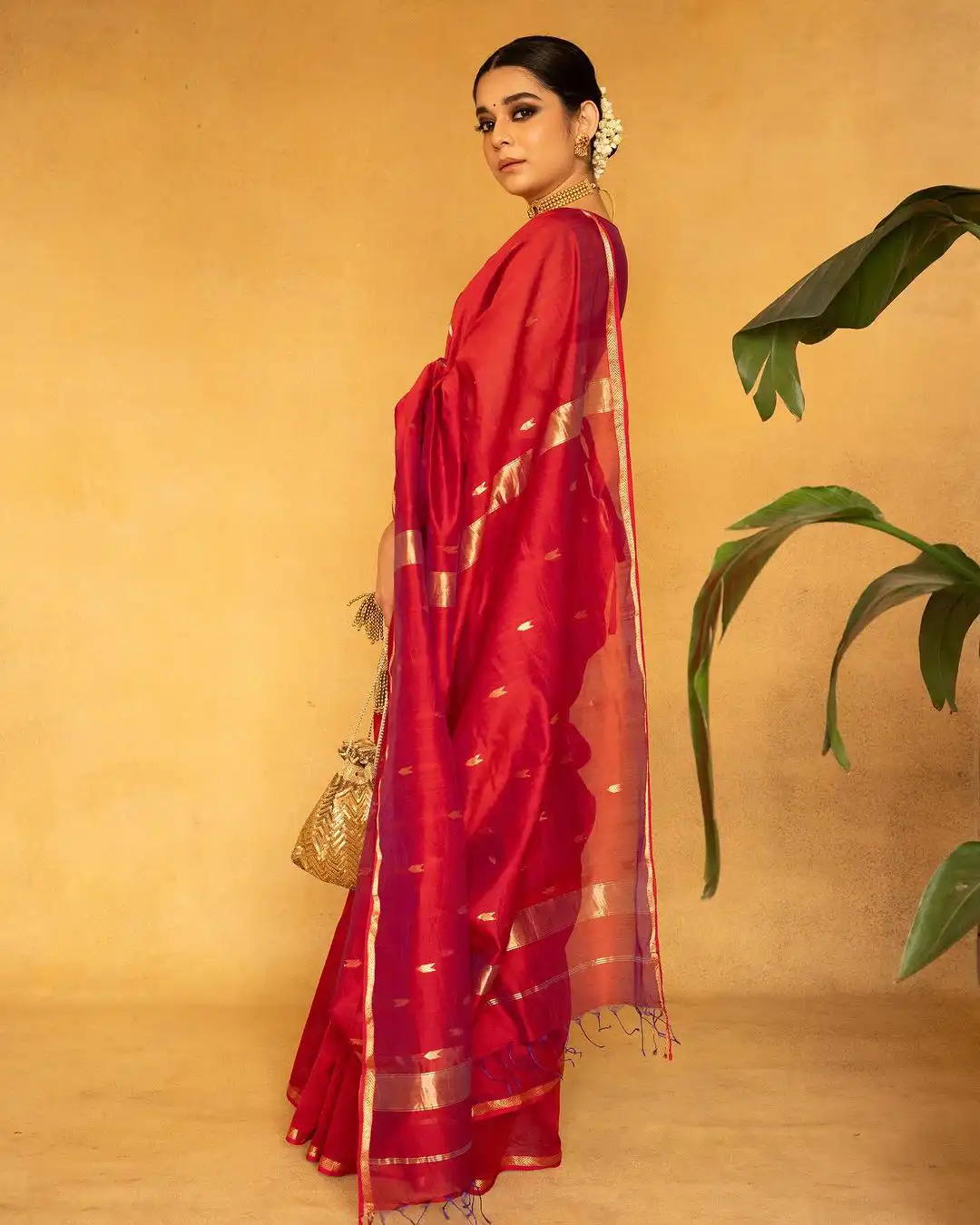 Mithila Palkar Mesmerizing Looks in Red Saree