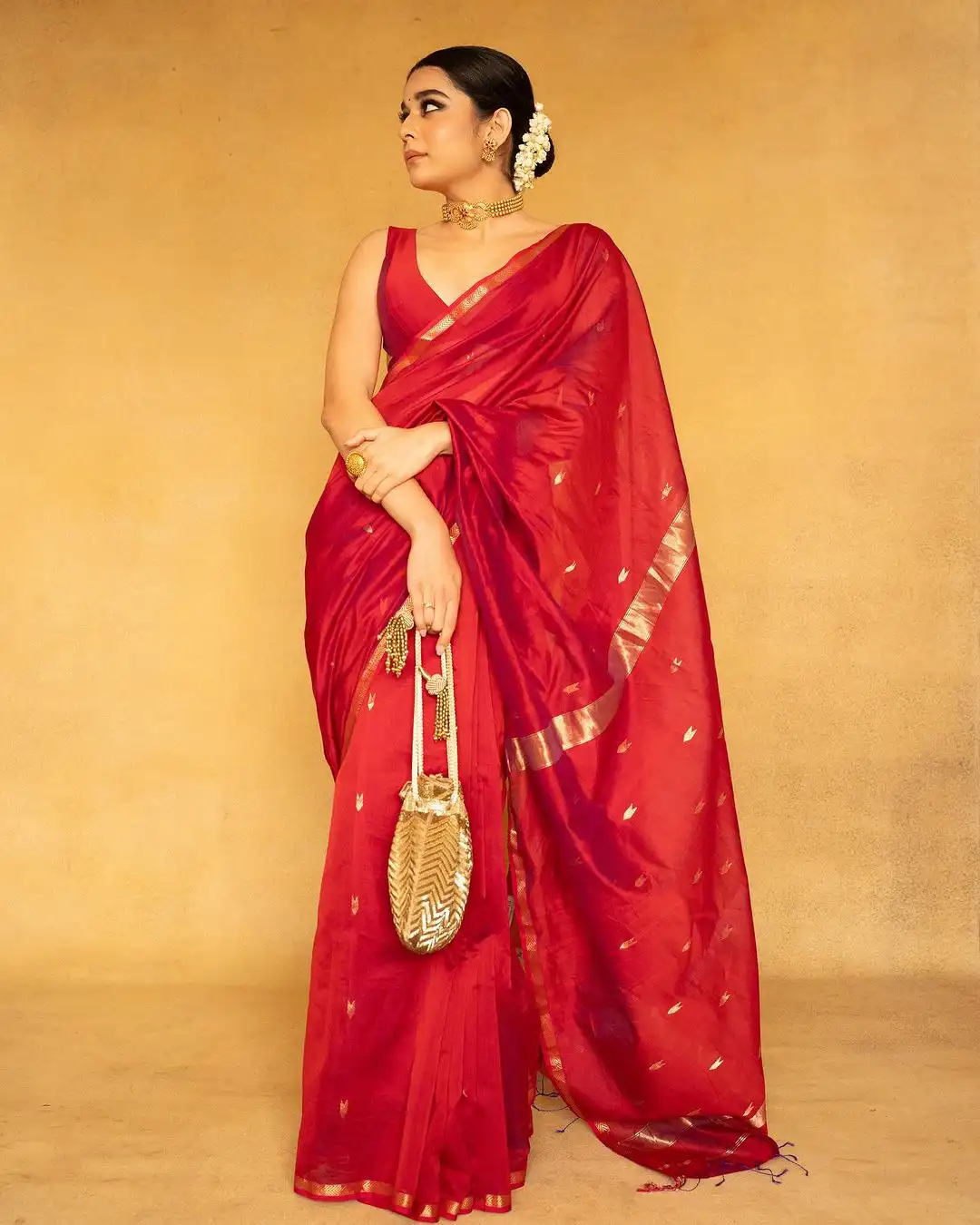 Mithila Palkar Mesmerizing Looks in Red Saree