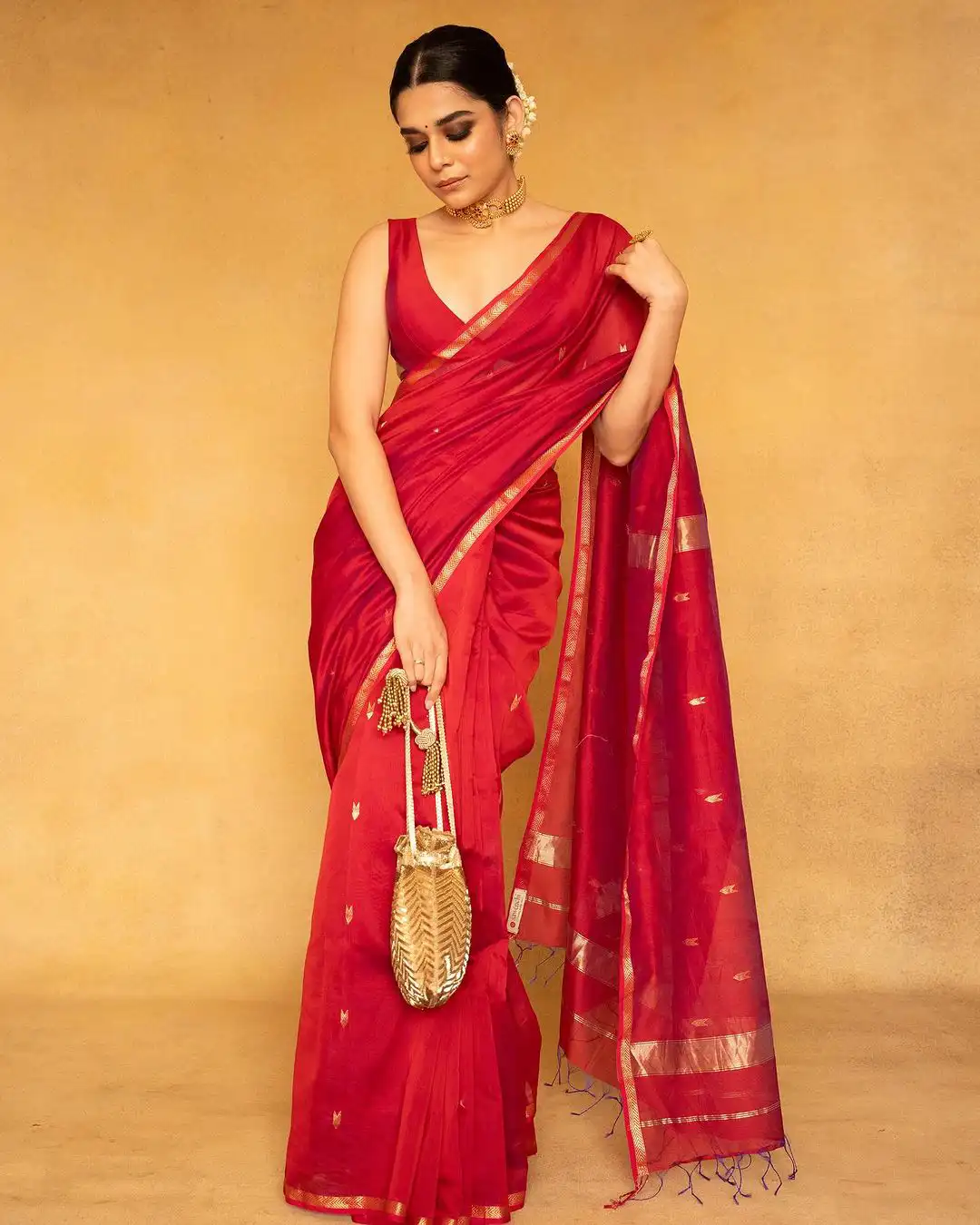 Mithila Palkar Mesmerizing Looks in Red Saree