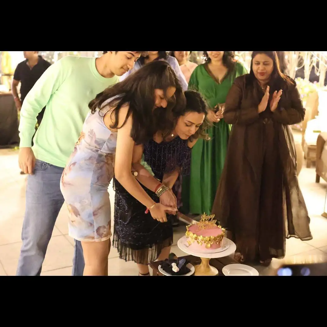 Mahesh Babu Wife Namrata Shirodkar Birthday Celebrations with Family & Friends