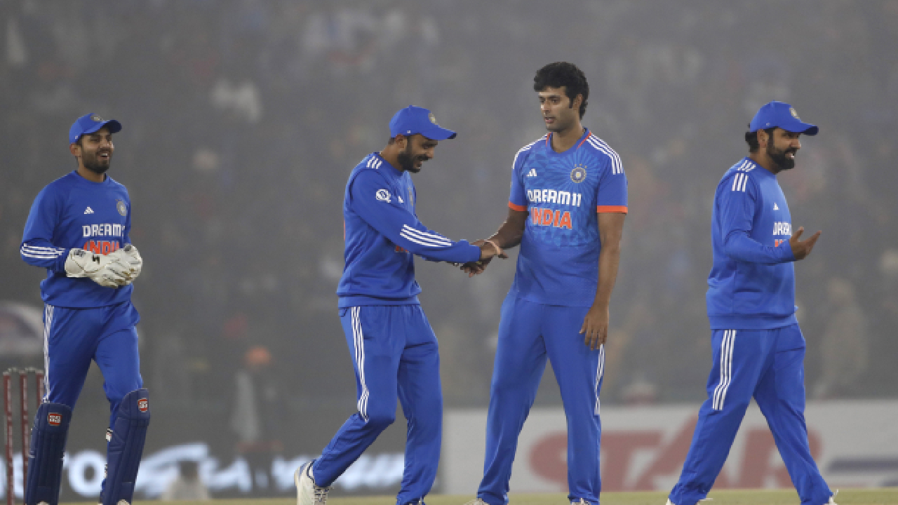 IND vs AFG 1st T20 : టీ20 సిరీస్లో శుభారంభం చేసిన భారత్.. మొదటి మ్యాచులో ఓడిన అఫ్గానిస్తాన్ IND vs AFG 1st T20 : టీ20 సిరీస్లో శుభారంభం చేసిన భారత్.. మొదటి మ్యాచులో ఓడిన అఫ్గానిస్తాన్
