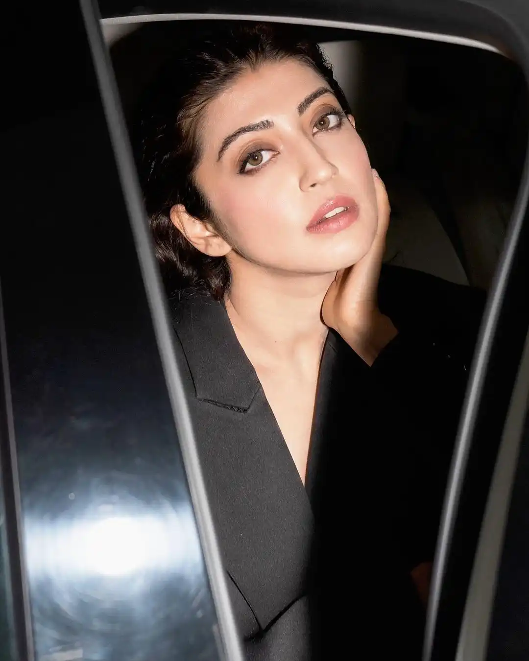 Pranita Subhash Sizzling Photos