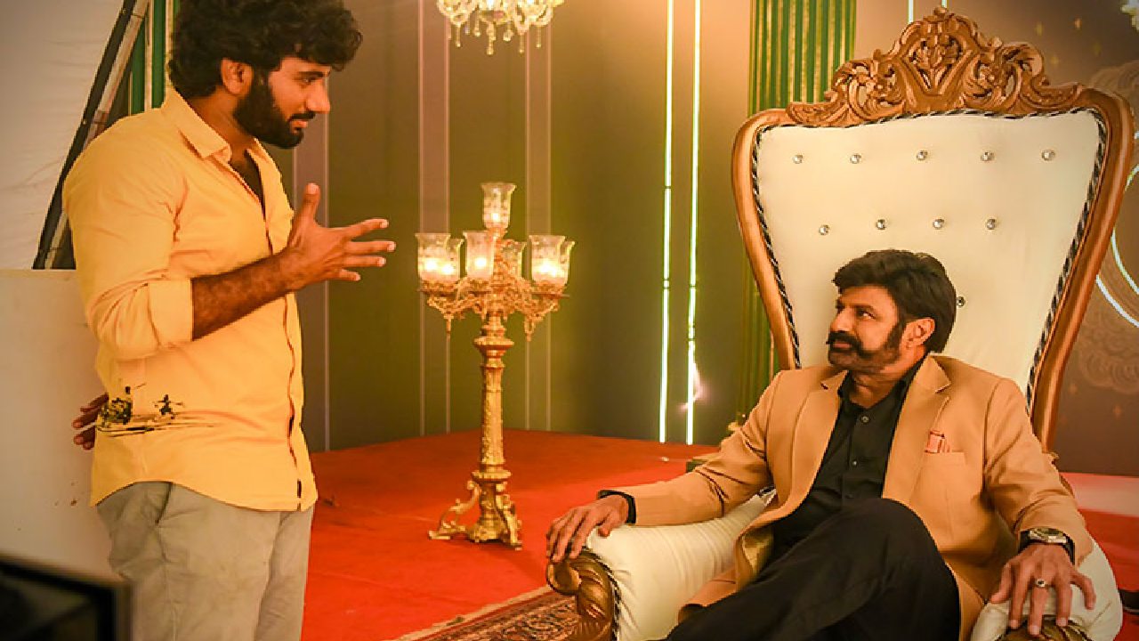 Balakrishna : బాలకృష్ణ గారి కోసం రెండు కథలు సిద్ధం చేశా.. ఒకటి సూపర్ హీరో మూవీ.. ప్రశాంత్ వర్మ Balakrishna : బాలకృష్ణ గారి కోసం రెండు కథలు సిద్ధం చేశా.. ఒకటి సూపర్ హీరో మూవీ.. ప్రశాంత్ వర్మ