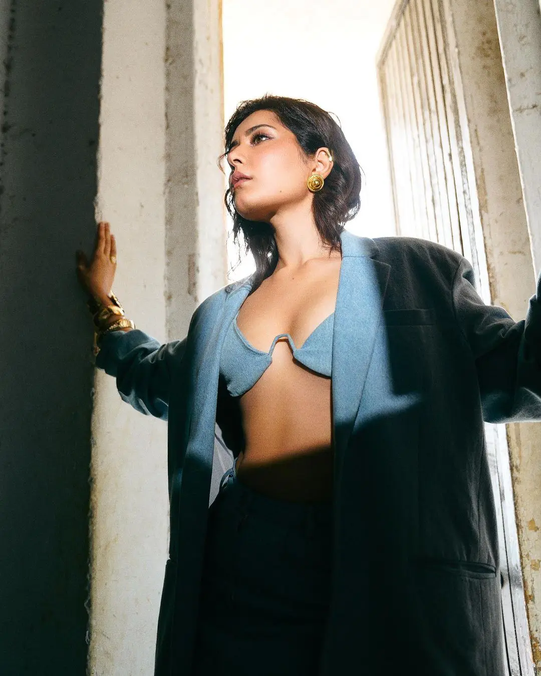 Raashii Khanna Sizzling Photo Shoot in Suit Dress
