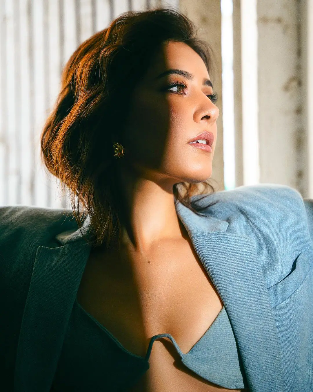 Raashii Khanna Sizzling Photo Shoot in Suit Dress