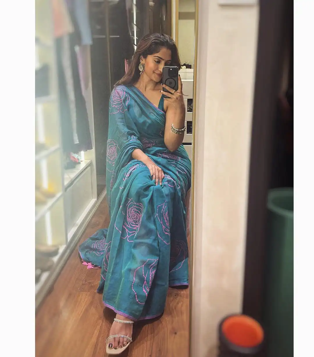 Reba Monica John Simple Looks in Saree