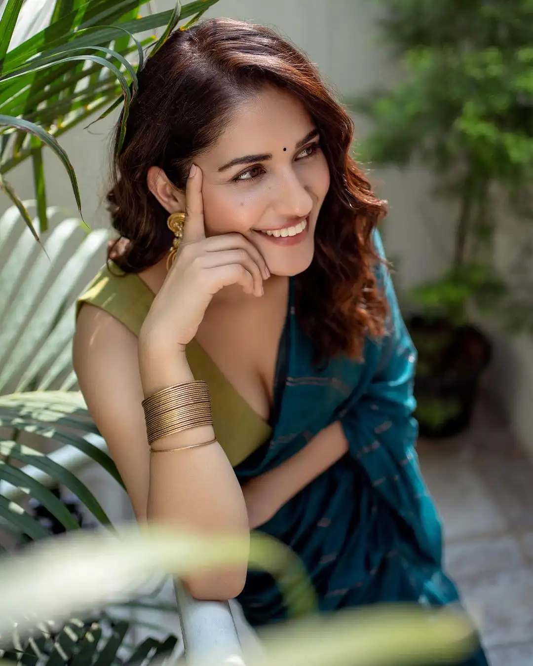 Ruhani Sharma Stunning Looks in Saree