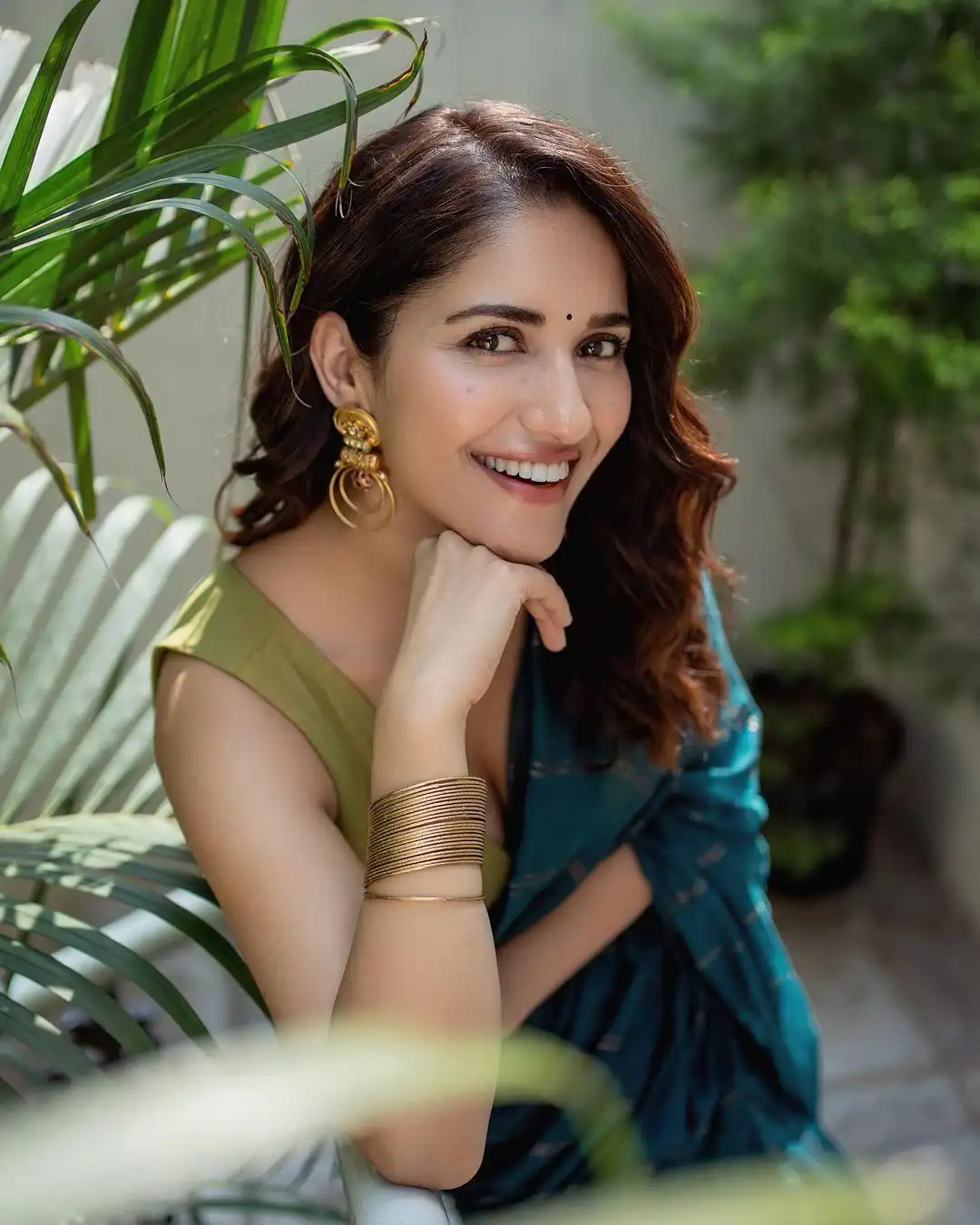 Ruhani Sharma Stunning Looks in Saree