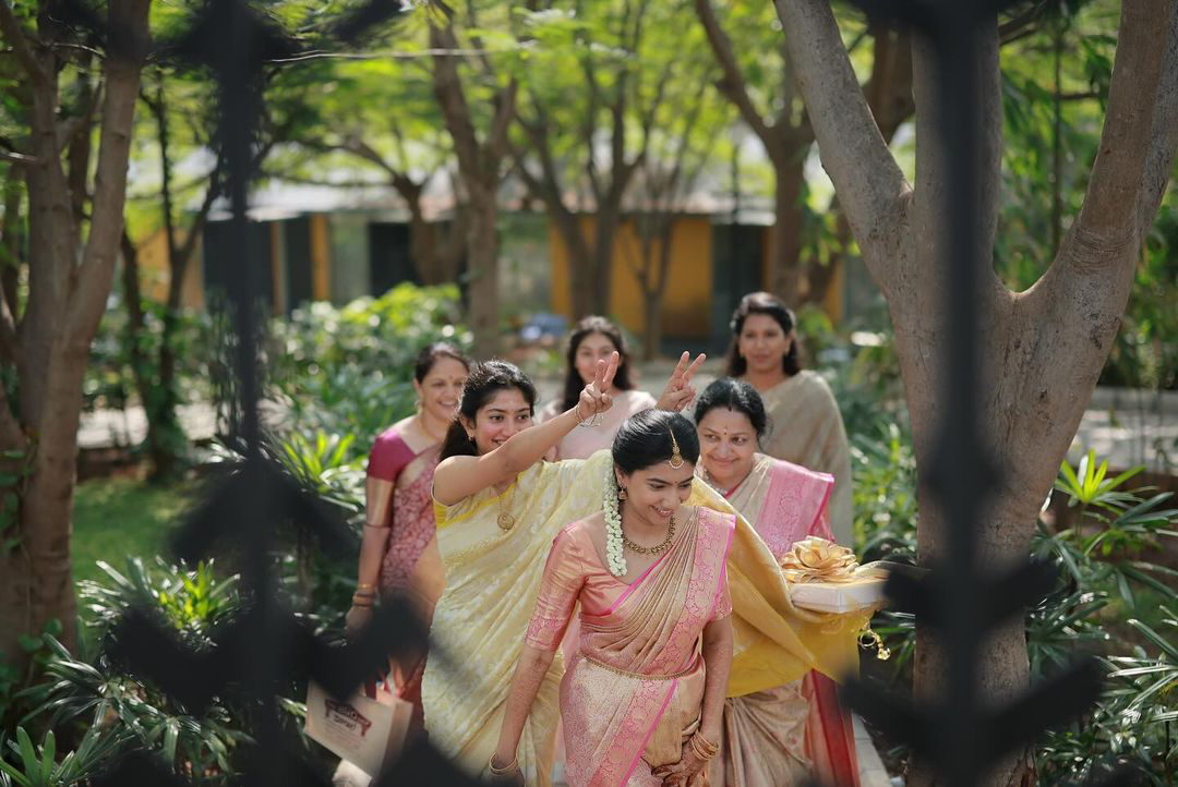 Sai Pallavi shares her Sister Pooja Kannan Engagement Photos