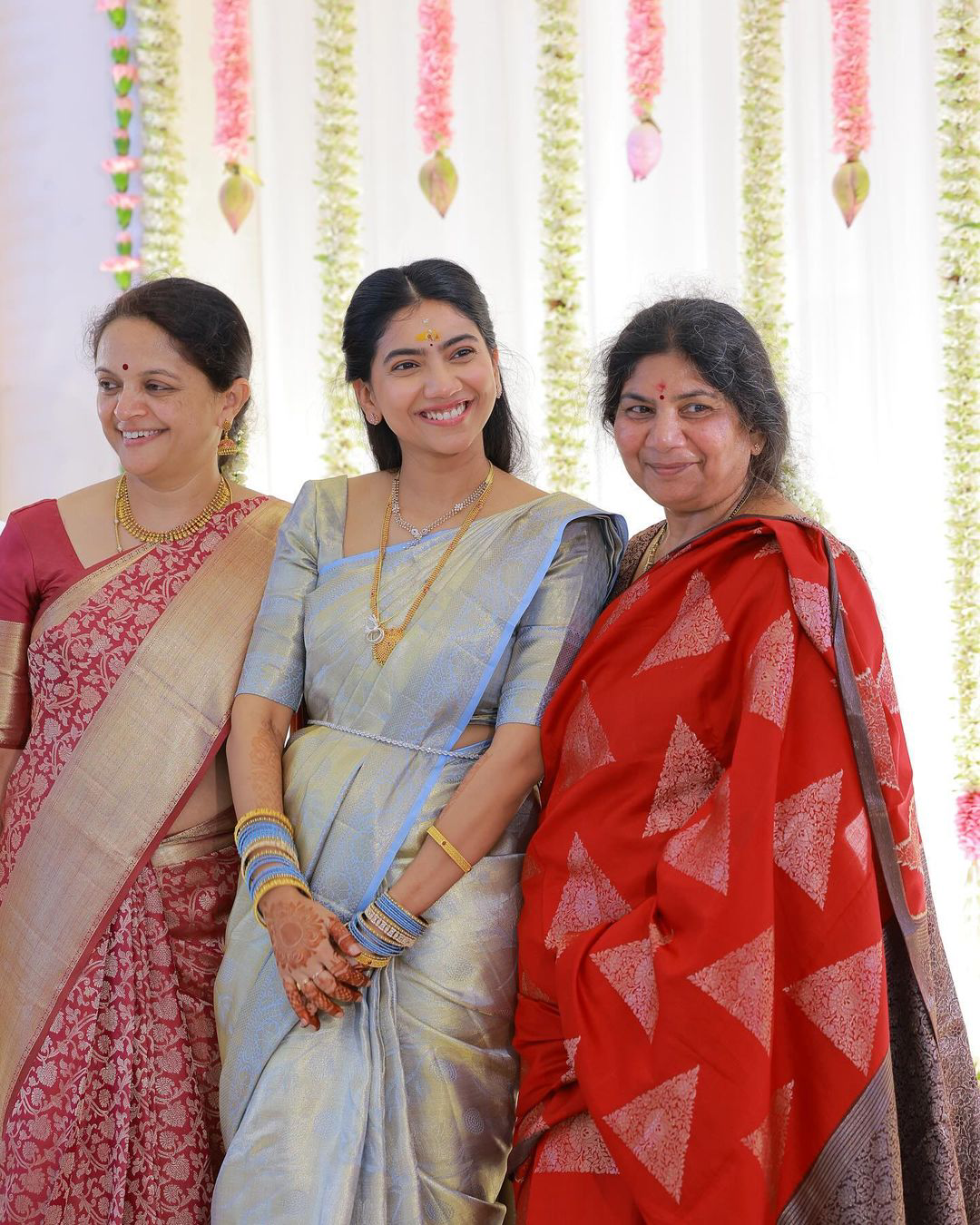 Sai Pallavi shares her Sister Pooja Kannan Engagement Photos
