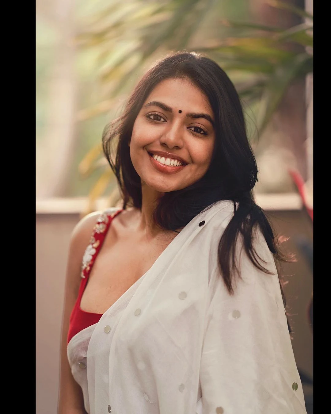 Shivani Rajashekar Stunning Looks in Saree