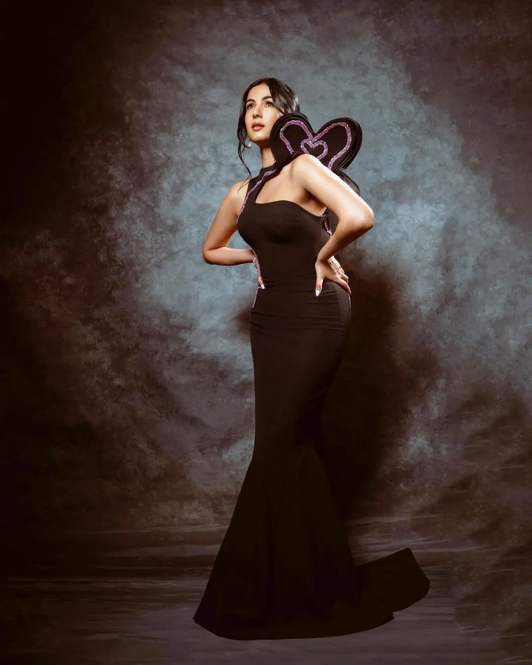 Sonal Chauhan Stunning Looks in Black Dress