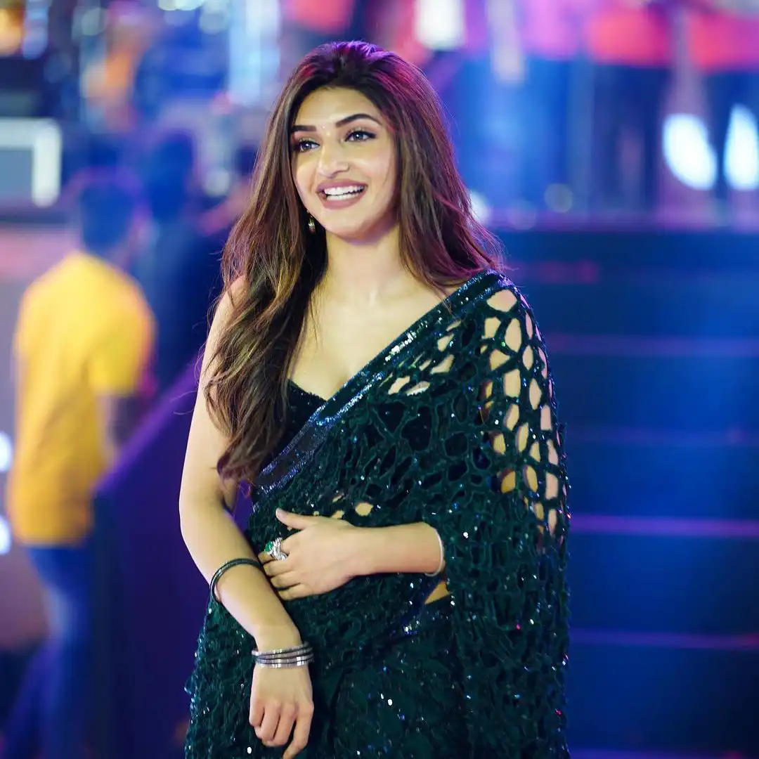 Sreeleela Mesmerizing Looks in Black Saree at Guntur Kaaram Pre Release Event
