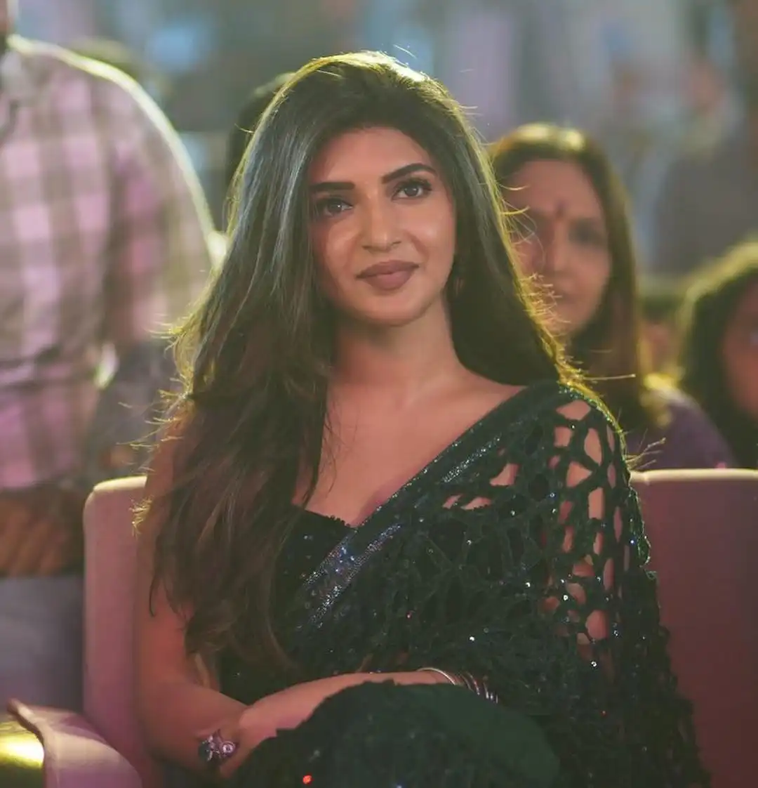 Sreeleela Mesmerizing Looks in Black Saree at Guntur Kaaram Pre Release Event