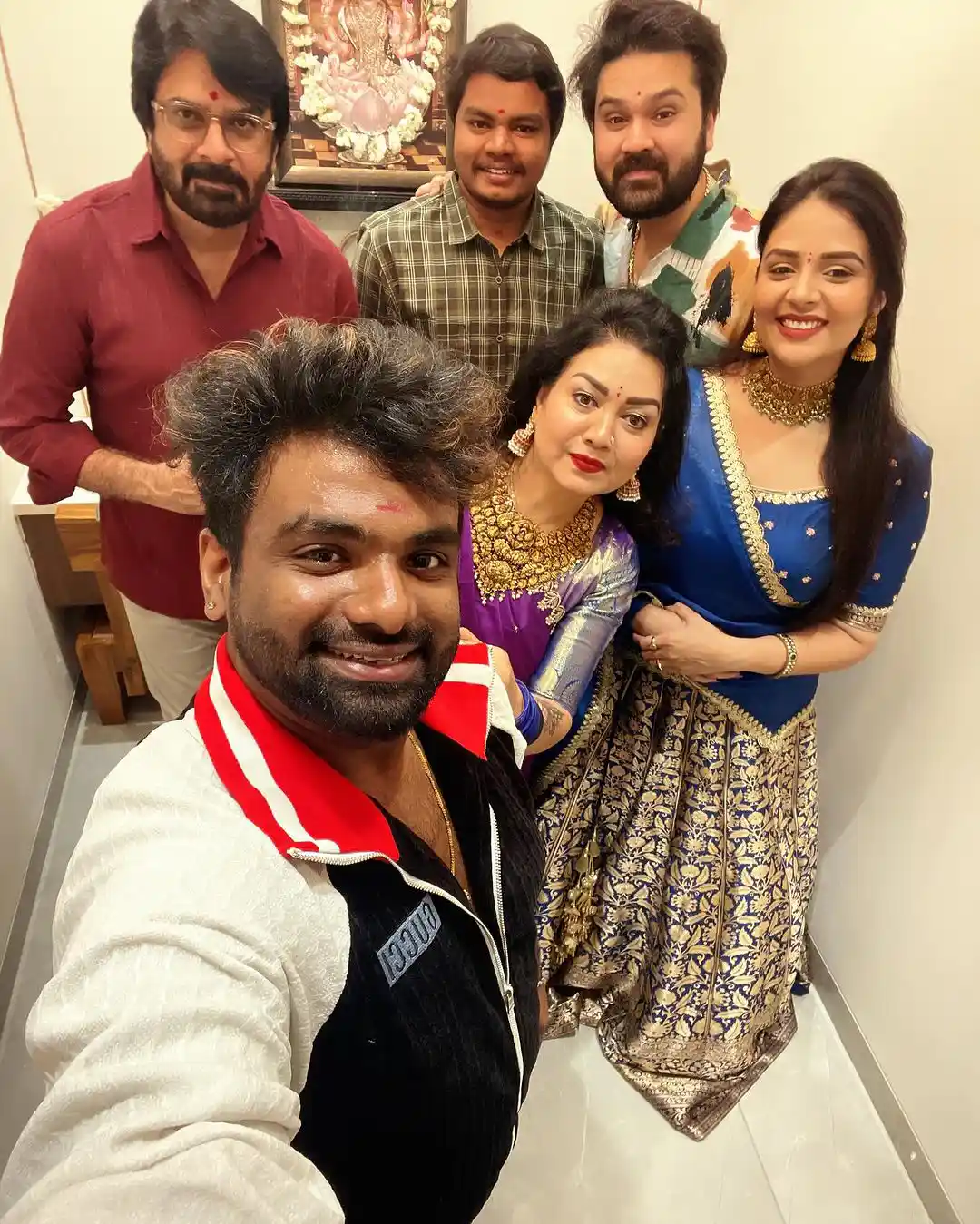 Anchor Sreemukhi Sankranthi Celebrations with Family