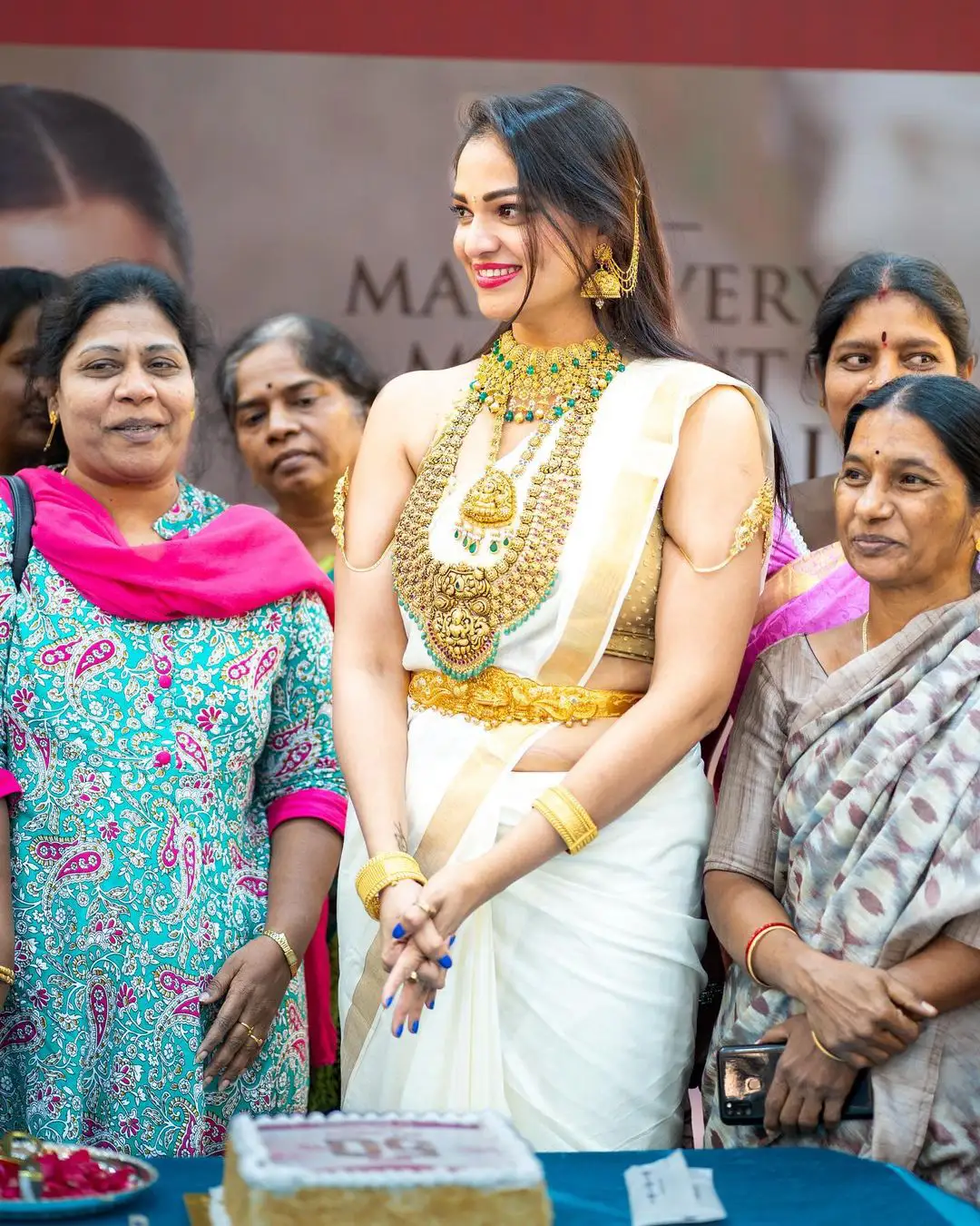 Tollywood Actress Ashwini Sree latest saree photos gone viral