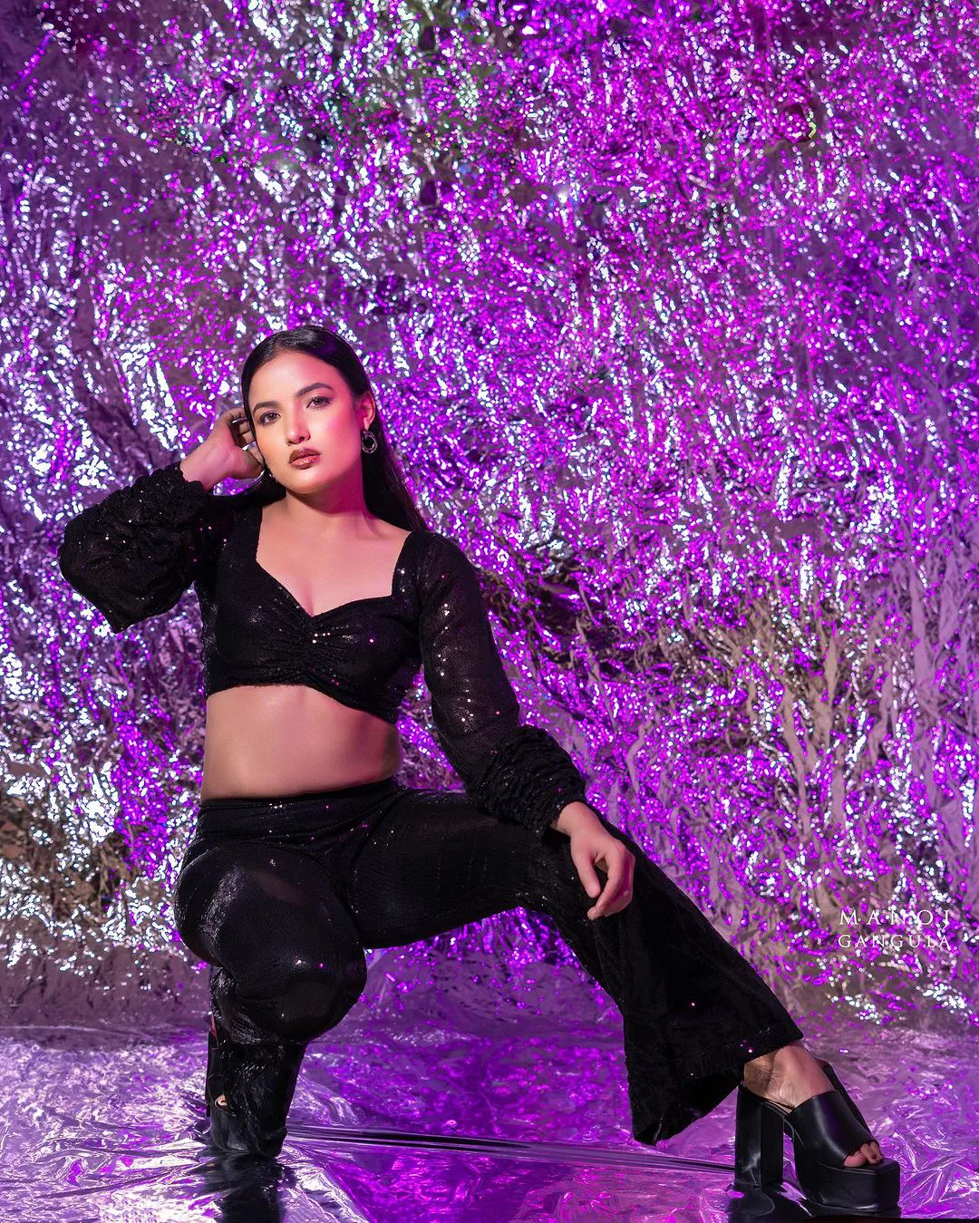 Tollywood Actress Siri Hanumanthu shares her latest photoshoot pics