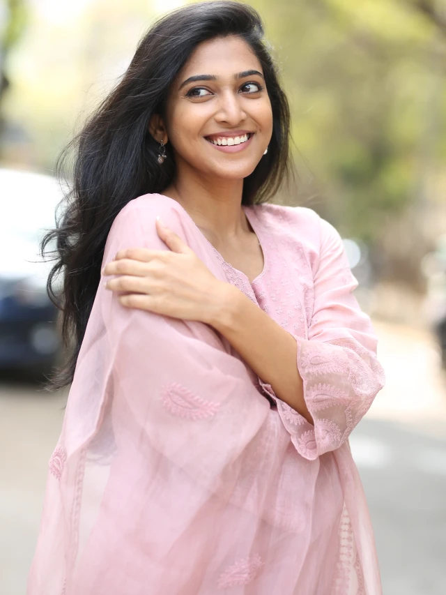 Tollywood Heroine Apoorva Rao Photos in Happy Ending movie promotions