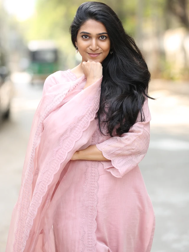 Tollywood Heroine Apoorva Rao Photos in Happy Ending movie promotions