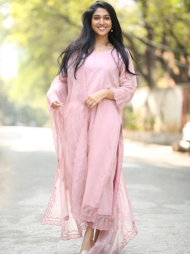 Tollywood Heroine Apoorva Rao Photos in Happy Ending movie promotions