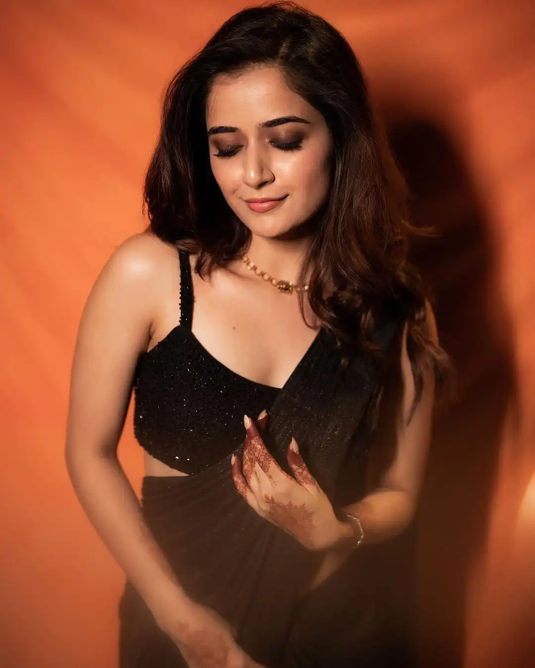 Tollywood Heroine Ashika Ranganath latest saree photos