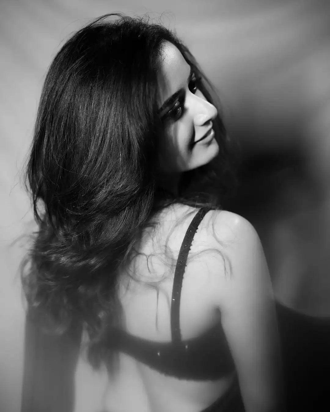 Tollywood Heroine Ashika Ranganath latest saree photos