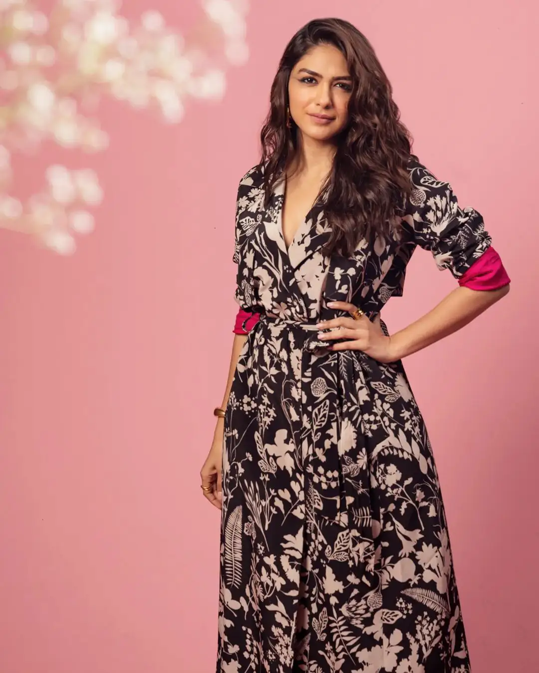 Tollywood Heroine Mrunal Thakur shares her latest photoshoot