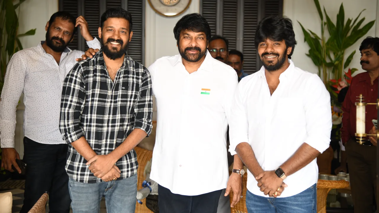 Tollywood celebrities congratulate chiranjeevi for felicitating by padma vibhushan award