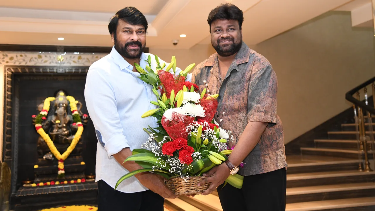 Tollywood celebrities congratulate chiranjeevi for felicitating by padma vibhushan award