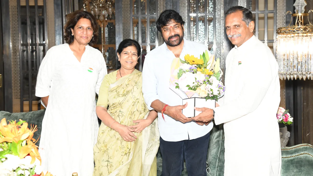 Tollywood celebrities congratulate chiranjeevi for felicitating by padma vibhushan award