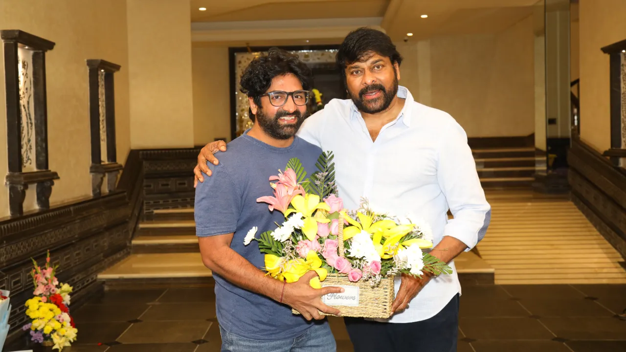 Tollywood celebrities congratulate chiranjeevi for felicitating by padma vibhushan award